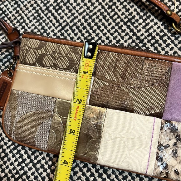 Coach women wristlet - Picture 5 of 6